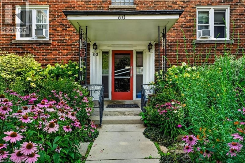 #104 60 ROBINSON Street, Hamilton, Ontario, L8P1Y9, Hamilton, Ontario — photo 1 of 5