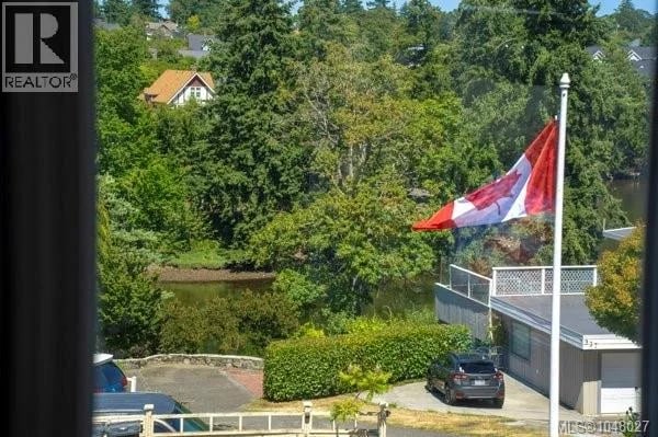 928 Mesher Place, Esquimalt, British Columbia, V9A6Z1, Esquimalt, British Columbia — photo 1 of 5