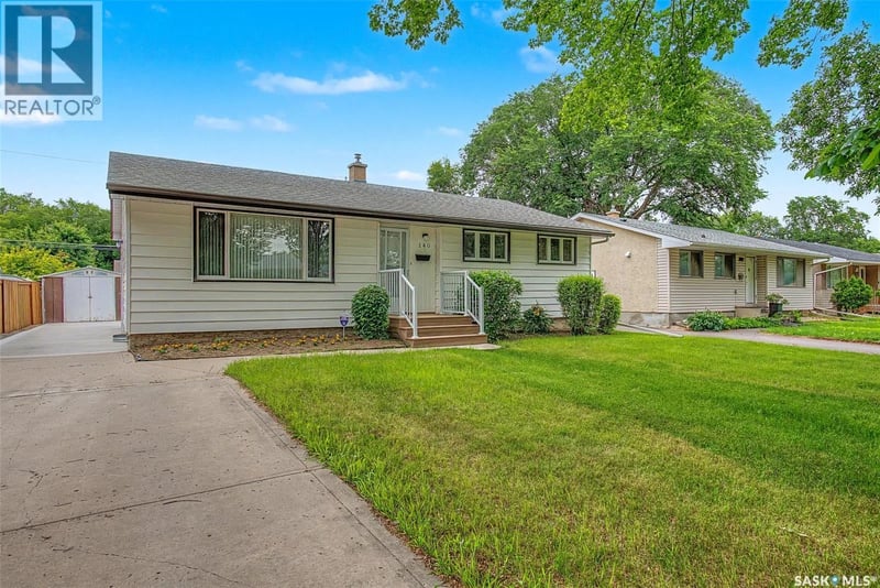 140 Mcdougall CRESCENT, Regina, Saskatchewan, S4S5M7, Regina, Saskatchewan — photo 1 of 5