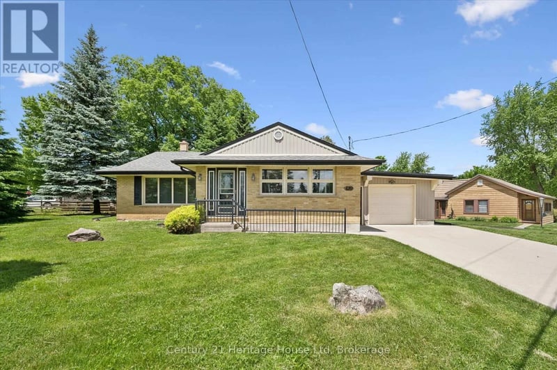 470 Cameron Street, Centre Wellington (Fergus), Ontario, N1M2G4, Centre Wellington (Fergus), Ontario — photo 1 of 5