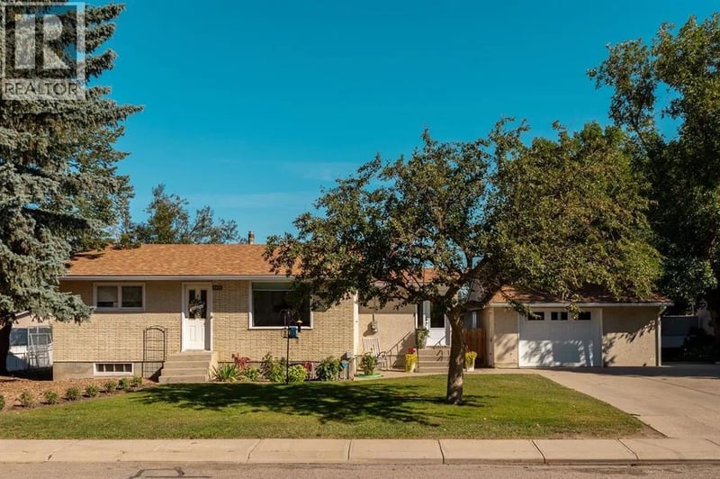 4405 4 Avenue South, Fairview (Hamlet), Alberta, T1J4B3, Fairview (Hamlet), Alberta — photo 1 of 5