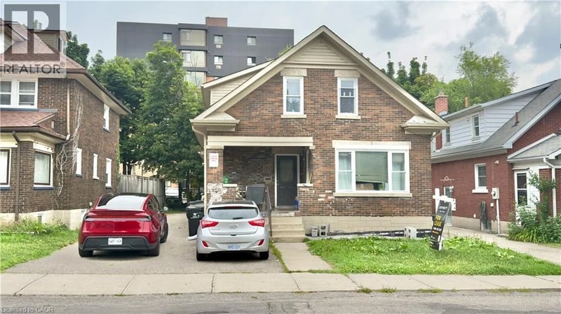 16 MARSHALL Street, Waterloo, Ontario, N2J2T2, Waterloo, Ontario — photo 1 of 5