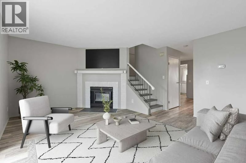 7172 Coach Hill Road Southwest, Calgary, Alberta, T3H1C8, Calgary, Alberta — photo 1 of 5