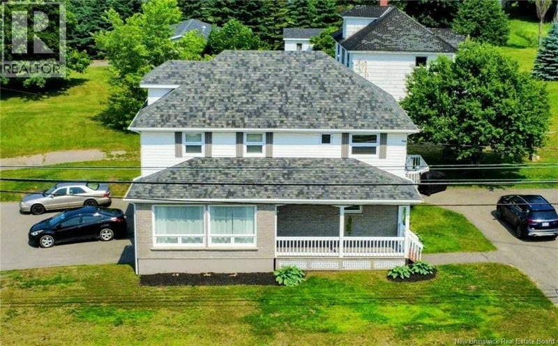 15 Rue du Portage, Caraquet, New Brunswick, E1W1B2, Caraquet, New Brunswick — photo 1 of 5