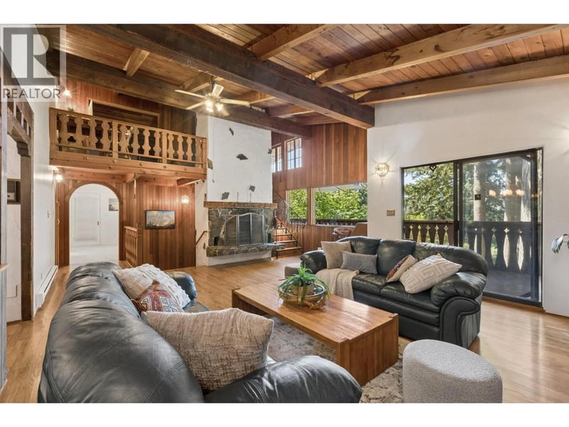 295 BAYVIEW Road, Lions Bay, British Columbia, V0N2E0, Lions Bay, British Columbia — photo 1 of 5