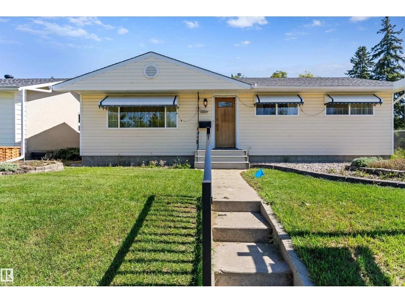 9807 165 ST NW, Edmonton, Alberta, T5P3S9, Edmonton, Alberta — photo 1 of 5