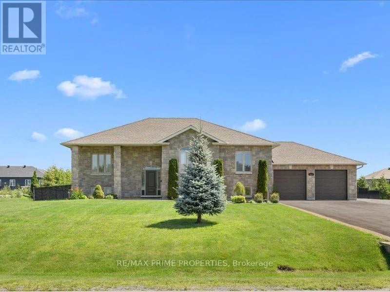 3421 Summerbreeze Drive, Ottawa, Ontario, K0A2W0, Ottawa, Ontario — photo 1 of 5