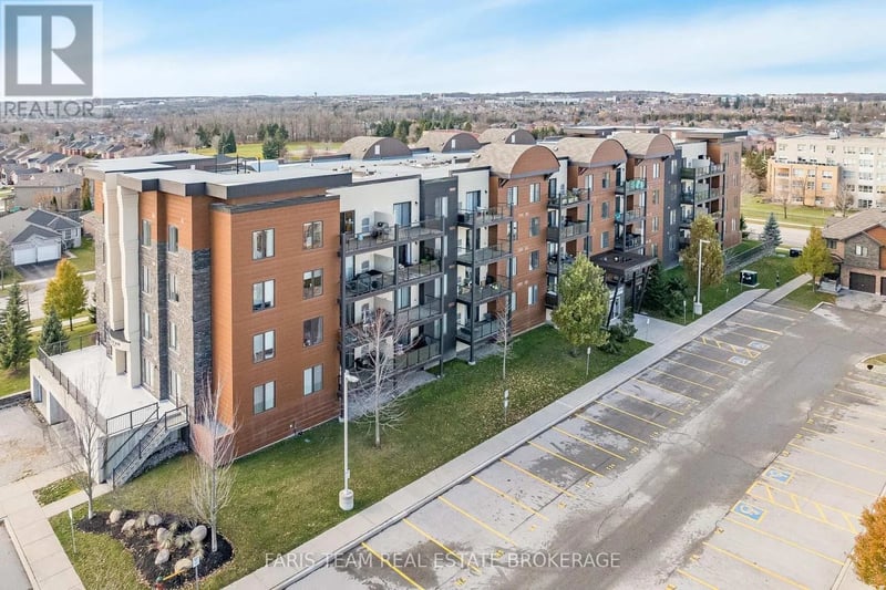 #207 100 Dean Avenue, Barrie (Painswick South), Ontario, L9J0H1, Barrie (Painswick South), Ontario — photo 1 of 5