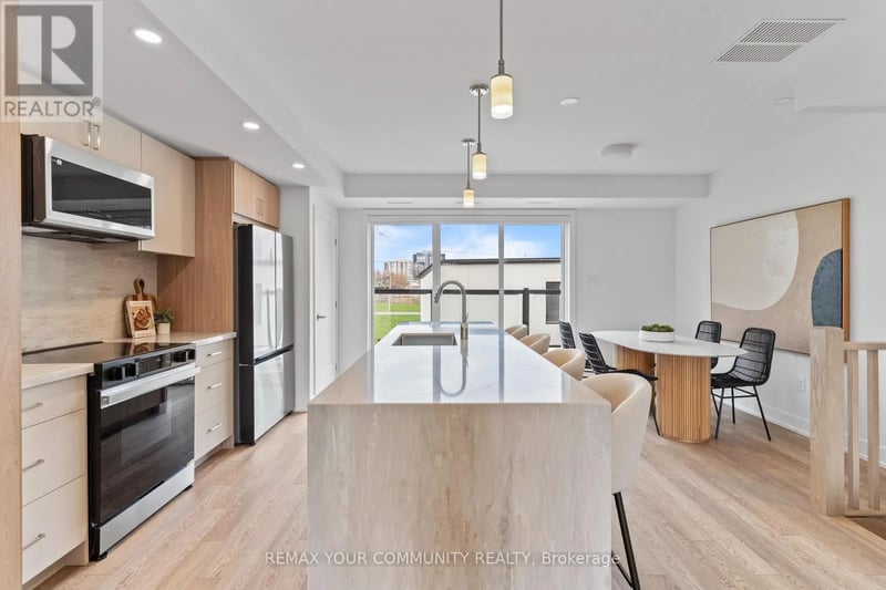 #3 15 Acorn Avenue, Toronto (Islington-City Centre West), Ontario, M9B3P7, Toronto (Islington-City Centre West), Ontario — photo 1 of 5