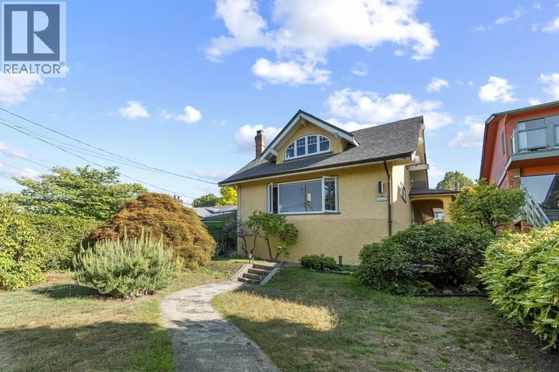 4540 3RD Avenue, Vancouver, British Columbia, V6R1N2, Vancouver, British Columbia — photo 1 of 5