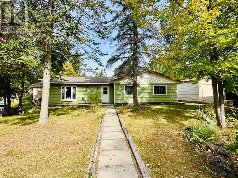 16 Peninsula Court, Trent Lakes, Ontario, K0M1A0, Trent Lakes, Ontario — photo 1 of 5