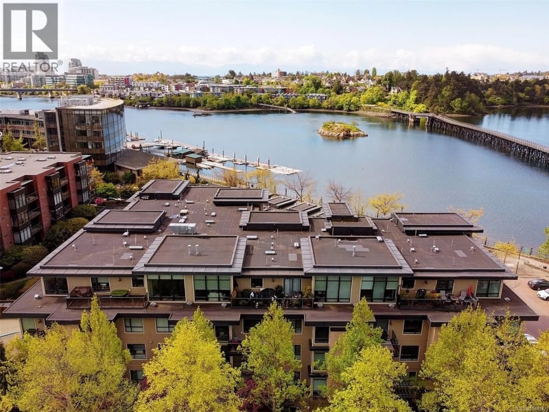 #206 330 Waterfront Crescent, Victoria, British Columbia, V8T5K3, Victoria, British Columbia — photo 1 of 5