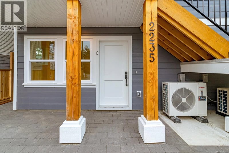 #C 2235 Shelbourne Street, Victoria, British Columbia, V8R4L2, Victoria, British Columbia — photo 1 of 5