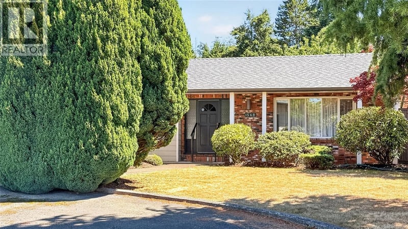 1568 Marine Circle, French Creek, British Columbia, V9P1Y6, French Creek, British Columbia — photo 1 of 5