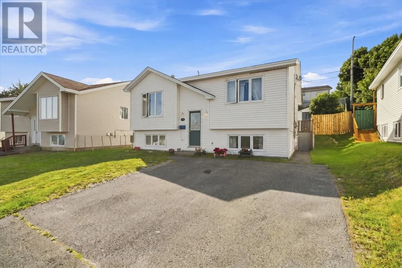 32 Greenspond Drive, St. John's, Newfoundland & Labrador, A1E5Z8, St. John's, Newfoundland & Labrador — photo 1 of 5