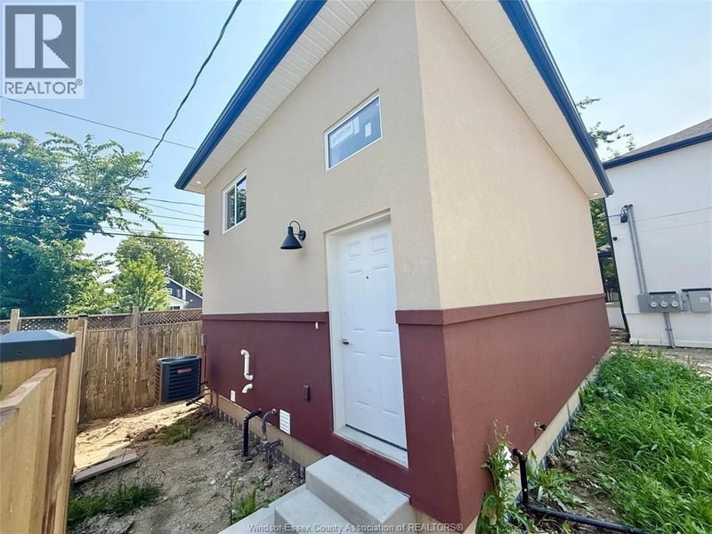 1740 BUCKINGHAM Drive, Windsor, Ontario, N8T2A6, Windsor, Ontario — photo 1 of 5