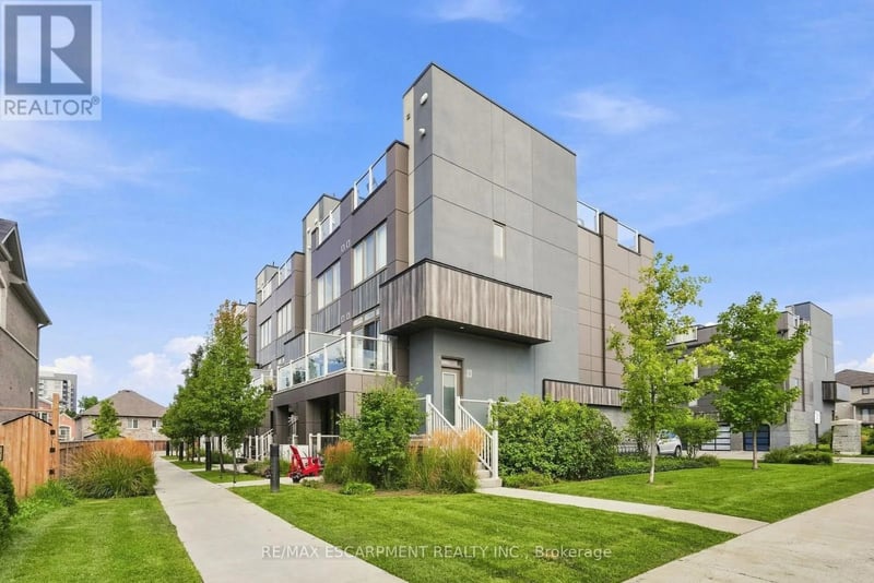 #18 261 Skinner Road, Hamilton (Waterdown), Ontario, L8B1W6, Hamilton (Waterdown), Ontario — photo 1 of 5