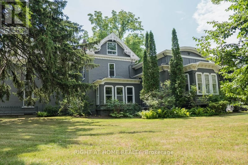 #1 164 Trafalgar Road, Oakville (OO Old Oakville), Ontario, L6J3G6, Oakville (OO Old Oakville), Ontario — photo 1 of 5