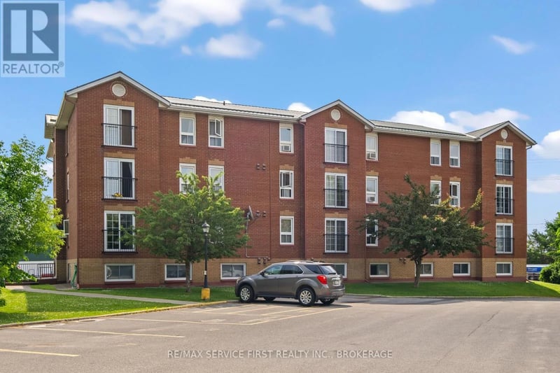 #105 550 Talbot Place, Gananoque, Ontario, K7G3C6, Gananoque, Ontario — photo 1 of 5