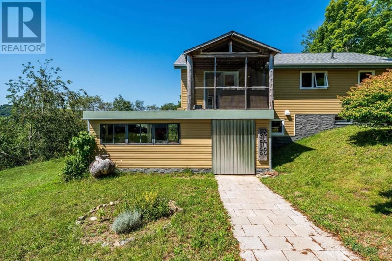 421 Chute Road, Bear River, Nova Scotia, B0S1B0, Bear River, Nova Scotia — photo 1 of 5