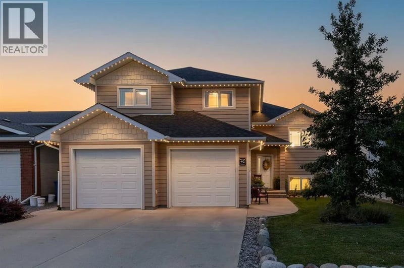42 Somerset Way Southeast, Medicine Hat, Alberta, T1B0C1, Medicine Hat, Alberta — photo 1 of 5