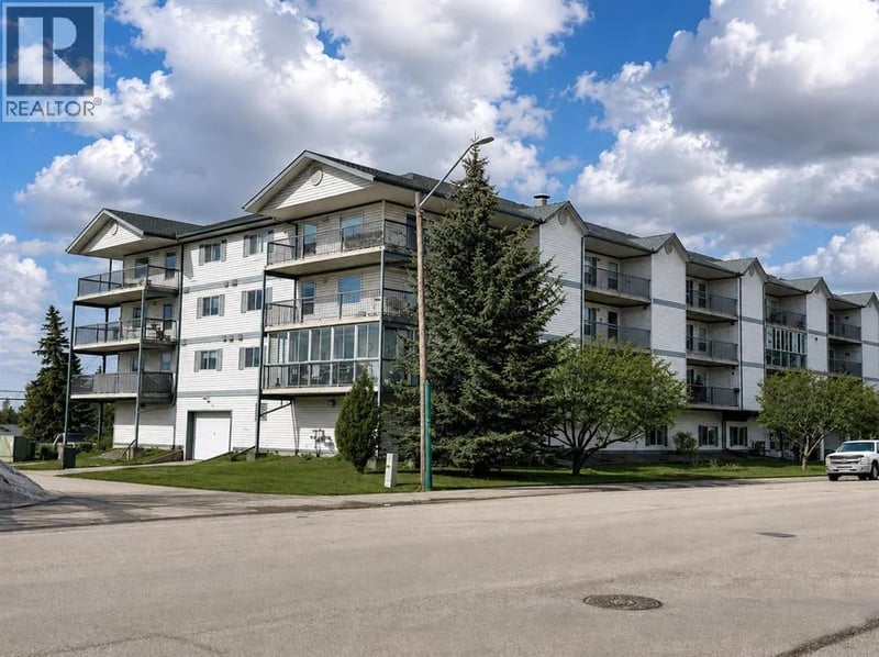 4514 54 Avenue, Olds, Alberta, T4H1W5, Olds, Alberta — photo 1 of 5