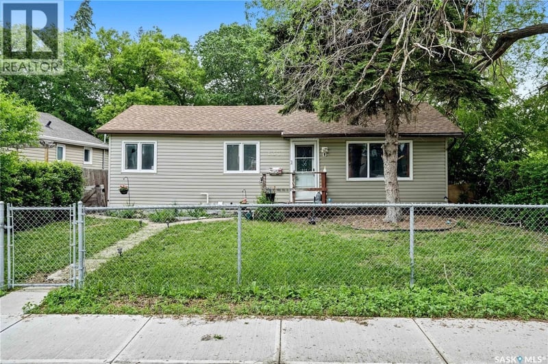133 OSLER STREET, Regina, Saskatchewan, S4R1V3, Regina, Saskatchewan — photo 1 of 5