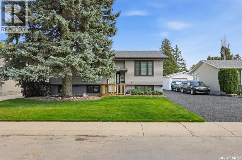 418 Laval CRESCENT, Saskatoon, Saskatchewan, S7H4K9, Saskatoon, Saskatchewan — photo 1 of 5