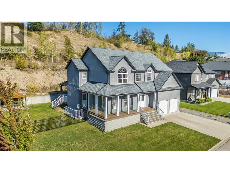 3732 5th Avenue, Castlegar, British Columbia, V1N4Y4, Castlegar, British Columbia — photo 1 of 5