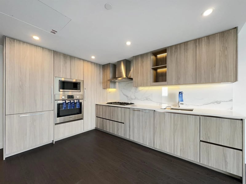#31xx 13778 100 Avenue, Surrey, British Columbia, V3T0V3, Surrey, British Columbia — photo 1 of 5