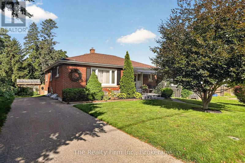 14 East Park Drive, Woodstock (Woodstock - South), Ontario, N4S3M8, Woodstock (Woodstock - South), Ontario — photo 1 of 5