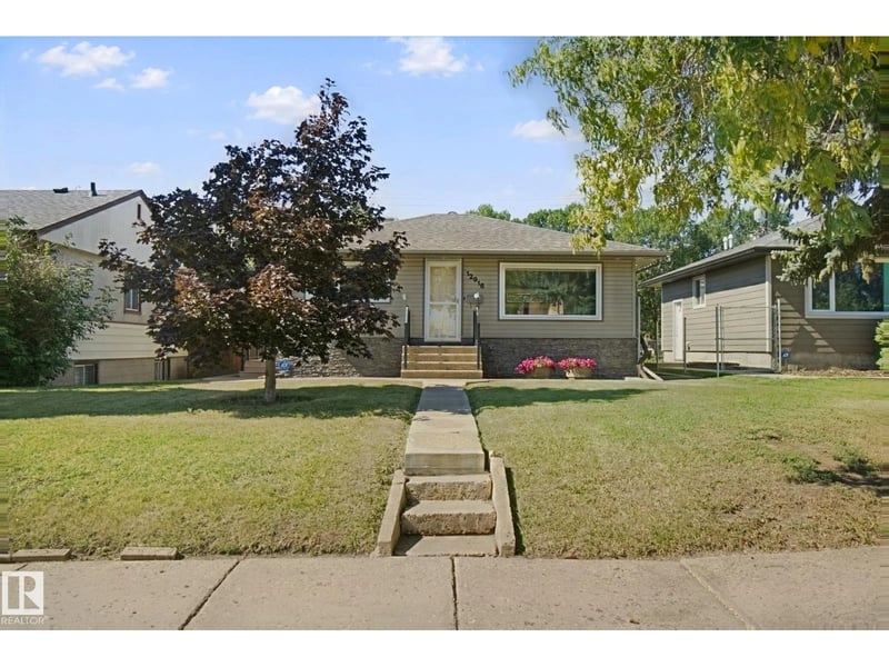12916 63 ST NW, Edmonton, Alberta, T5A0W3, Edmonton, Alberta — photo 1 of 5