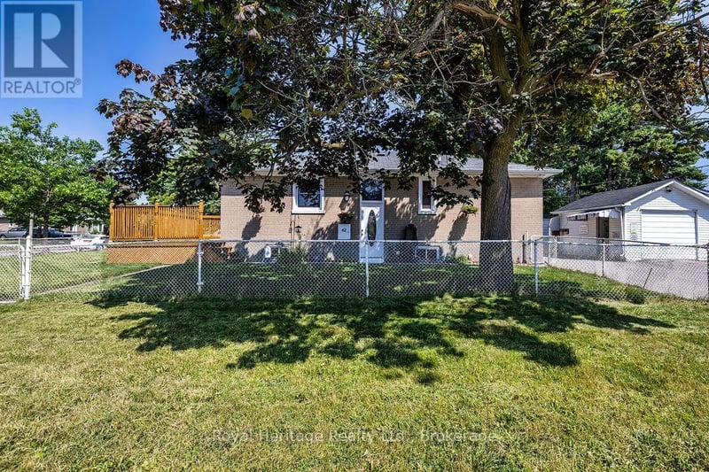 42 Thorncroft Crescent, Ajax (South East), Ontario, L1S2S2, Ajax (South East), Ontario — photo 1 of 5