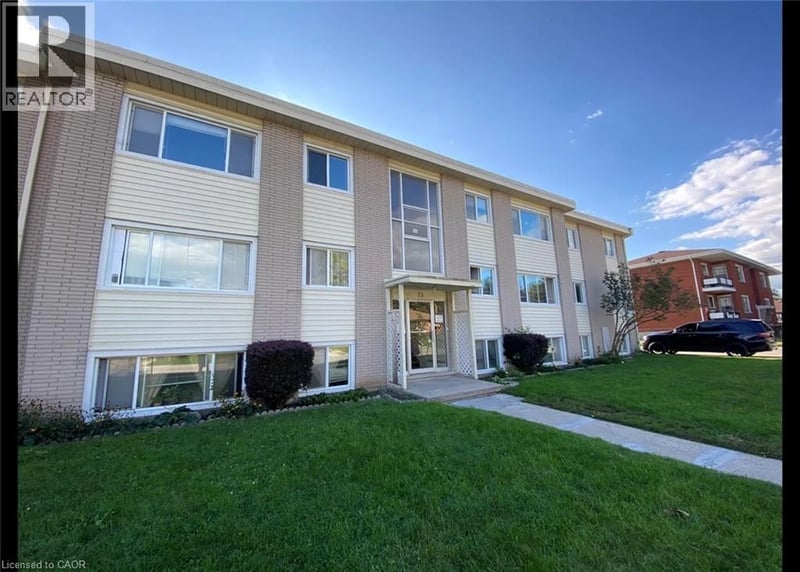 #4 75 HAROLD Avenue, Kitchener, Ontario, N2A2H9, Kitchener, Ontario — photo 1 of 5