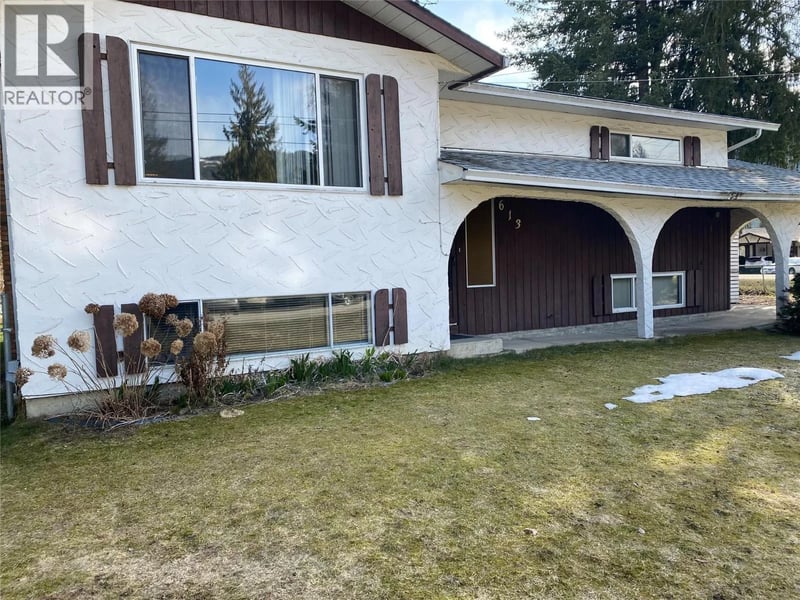613 Forest Park Street, Sicamous, British Columbia, V0E2V0, Sicamous, British Columbia — photo 1 of 5