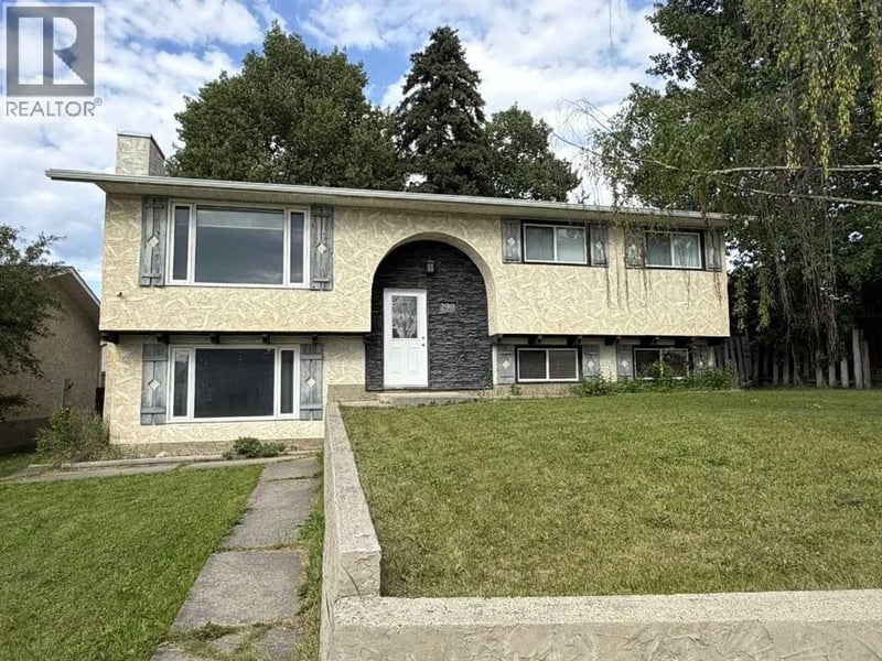 298 Mountain Street, Hinton, Alberta, T7V1M4, Hinton, Alberta — photo 1 of 5