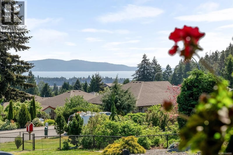 3319 Cook Street, Chemainus, British Columbia, V0R1K2, Chemainus, British Columbia — photo 1 of 5