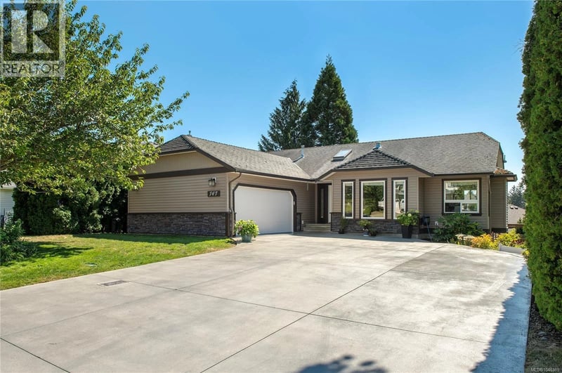 747 Steenbuck Drive, Campbell River, British Columbia, V9W7J9, Campbell River, British Columbia — photo 1 of 5