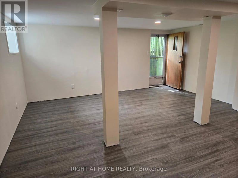 #Basement 109 Furnival Road South, Toronto (O'Connor-Parkview), Ontario, M4B1W6, Toronto (O'Connor-Parkview), Ontario — photo 1 of 5