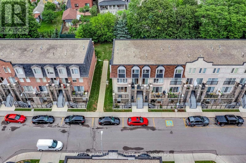 #2142 105 George Appleton Way, Toronto (Downsview-Roding-CFB), Ontario, M3M0A2, Toronto (Downsview-Roding-CFB), Ontario — photo 1 of 5