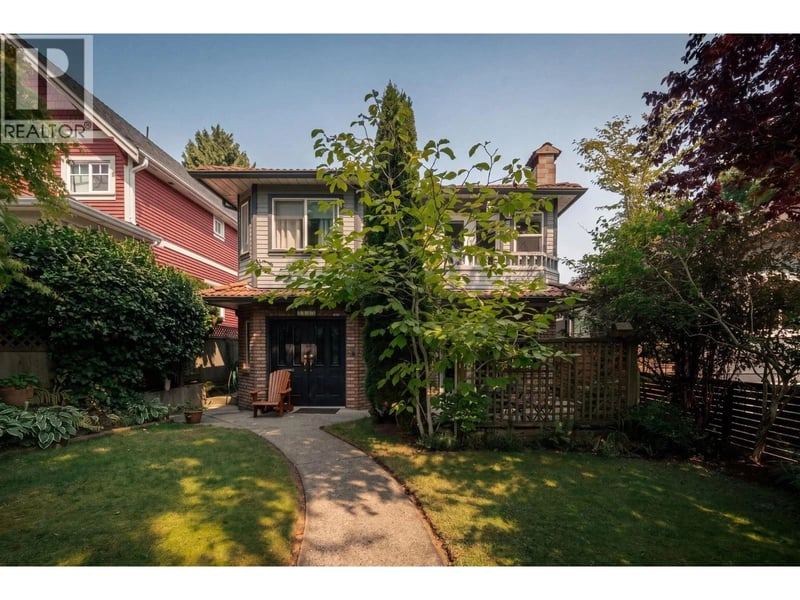 2183 NAPIER Street, Vancouver, British Columbia, V5L2P1, Vancouver, British Columbia — photo 1 of 5