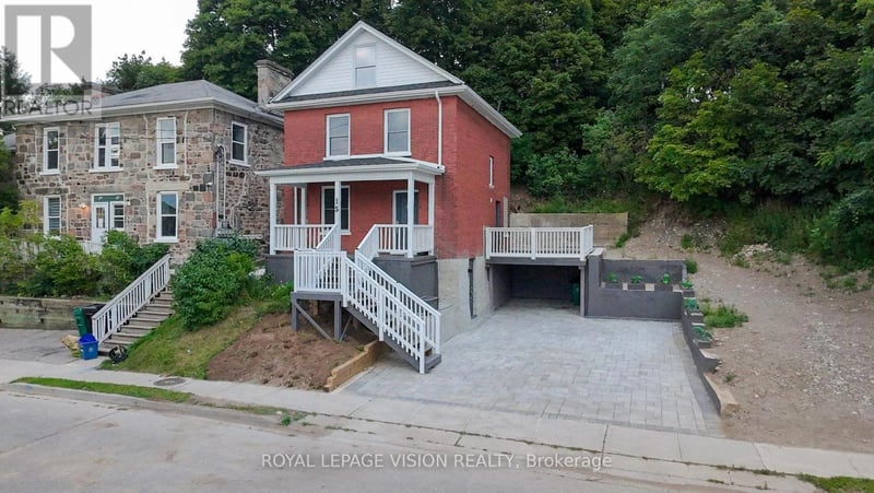 15 Shade Street, Cambridge, Ontario, N1R4J6, Cambridge, Ontario — photo 1 of 5