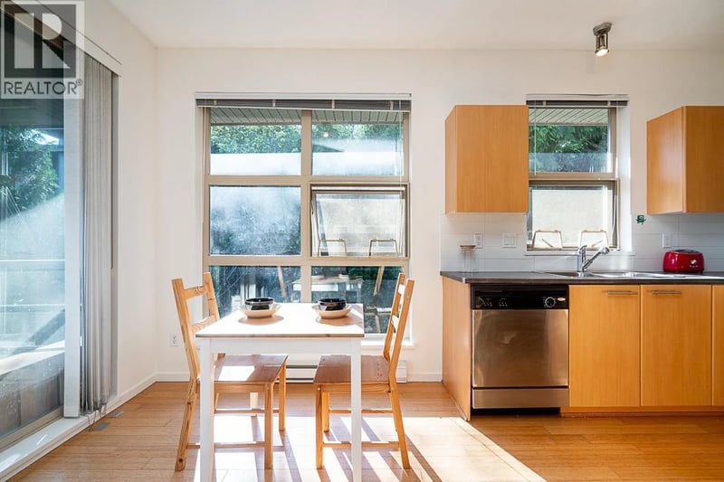 #516 9319 UNIVERSITY Crescent, Burnaby, British Columbia, V5A4Y5, Burnaby, British Columbia — photo 1 of 5