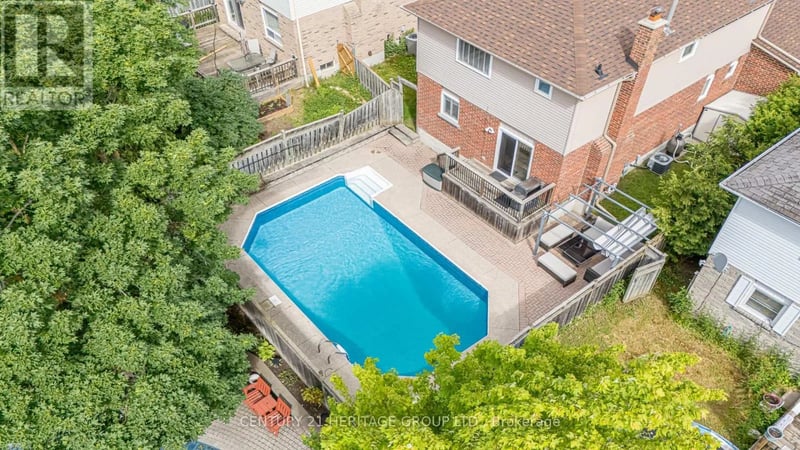 222 Forsyth Road, Newmarket (Bristol-London), Ontario, L3Y7Y9, Newmarket (Bristol-London), Ontario — photo 1 of 5