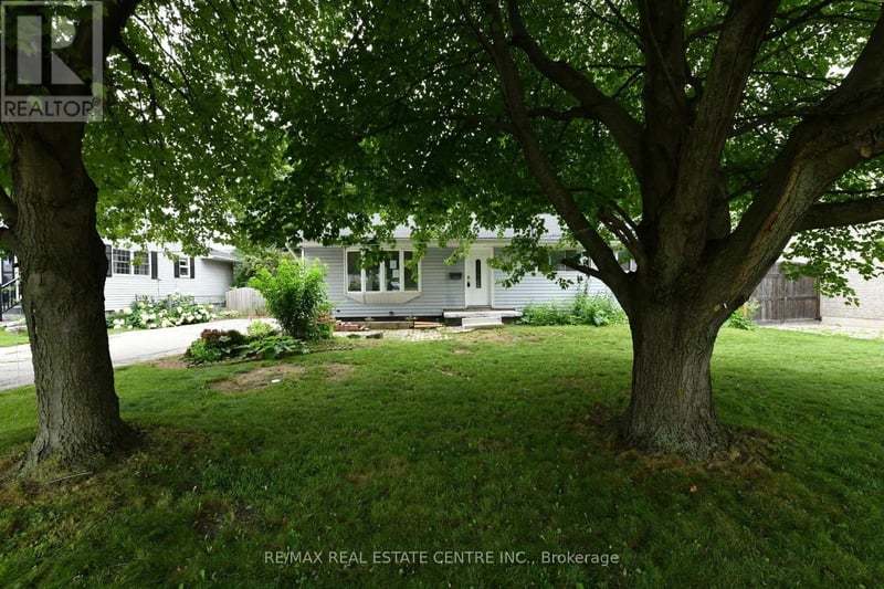 15 Miller Drive, Hamilton (Ancaster), Ontario, L9G2H9, Hamilton (Ancaster), Ontario — photo 1 of 5