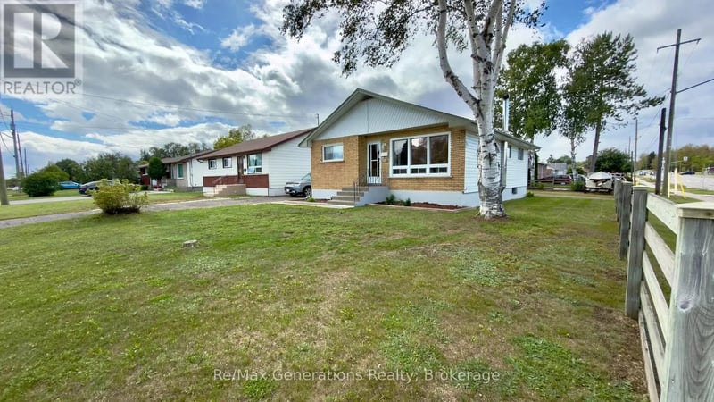 177 Matthews Street, Thunder Bay (Shuniah), Ontario, P7A3K8, Thunder Bay (Shuniah), Ontario — photo 1 of 5