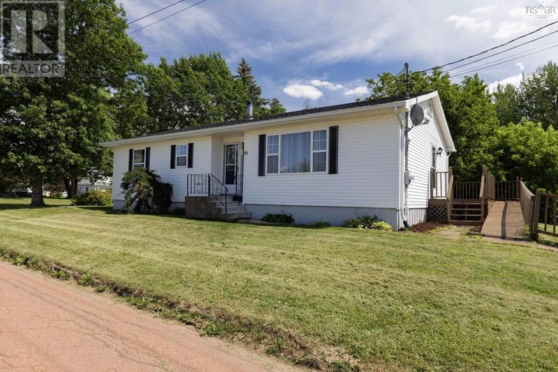 96 Queen Street, Pugwash, Nova Scotia, B0K1L0, Pugwash, Nova Scotia — photo 1 of 5