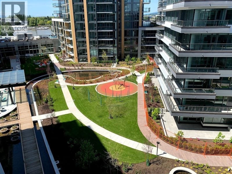 #903 3331 NO. 3 Road, Richmond, British Columbia, V6X2B6, Richmond, British Columbia — photo 1 of 5