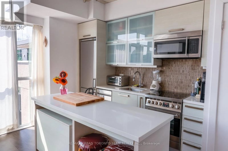 #412 1205 Queen Street West, Toronto (Little Portugal), Ontario, M6K0B9, Toronto (Little Portugal), Ontario — photo 1 of 5