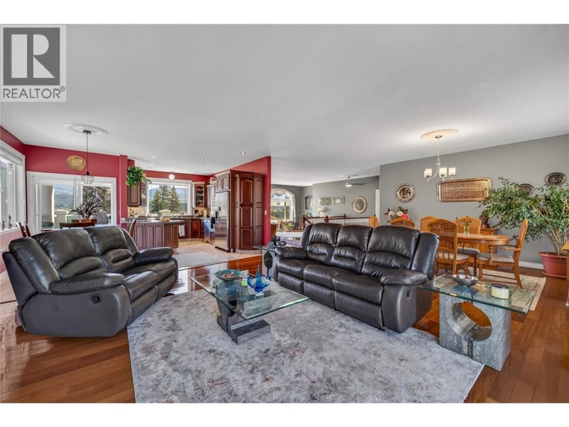 6812 Cabernet Place, Oliver, British Columbia, V0H1T4, Oliver, British Columbia — photo 1 of 5